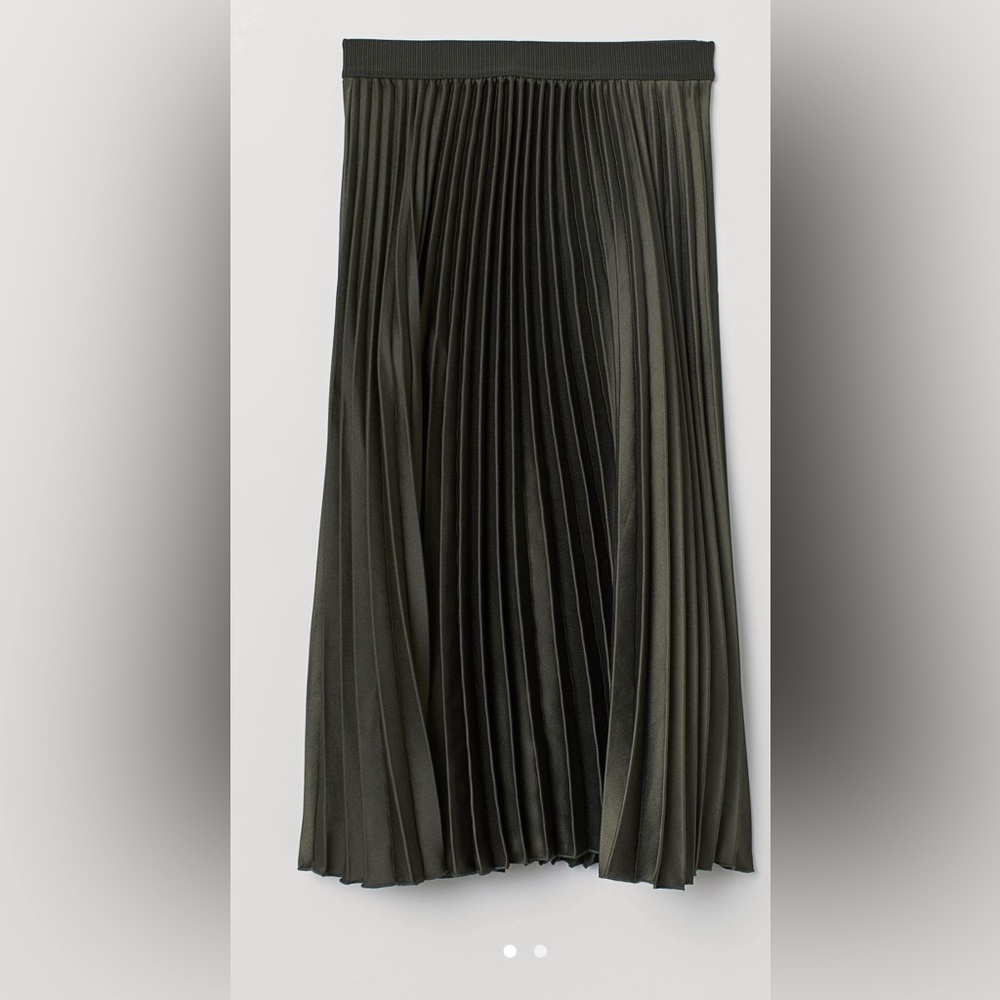 Pleated Skirt - Midi - Size 6